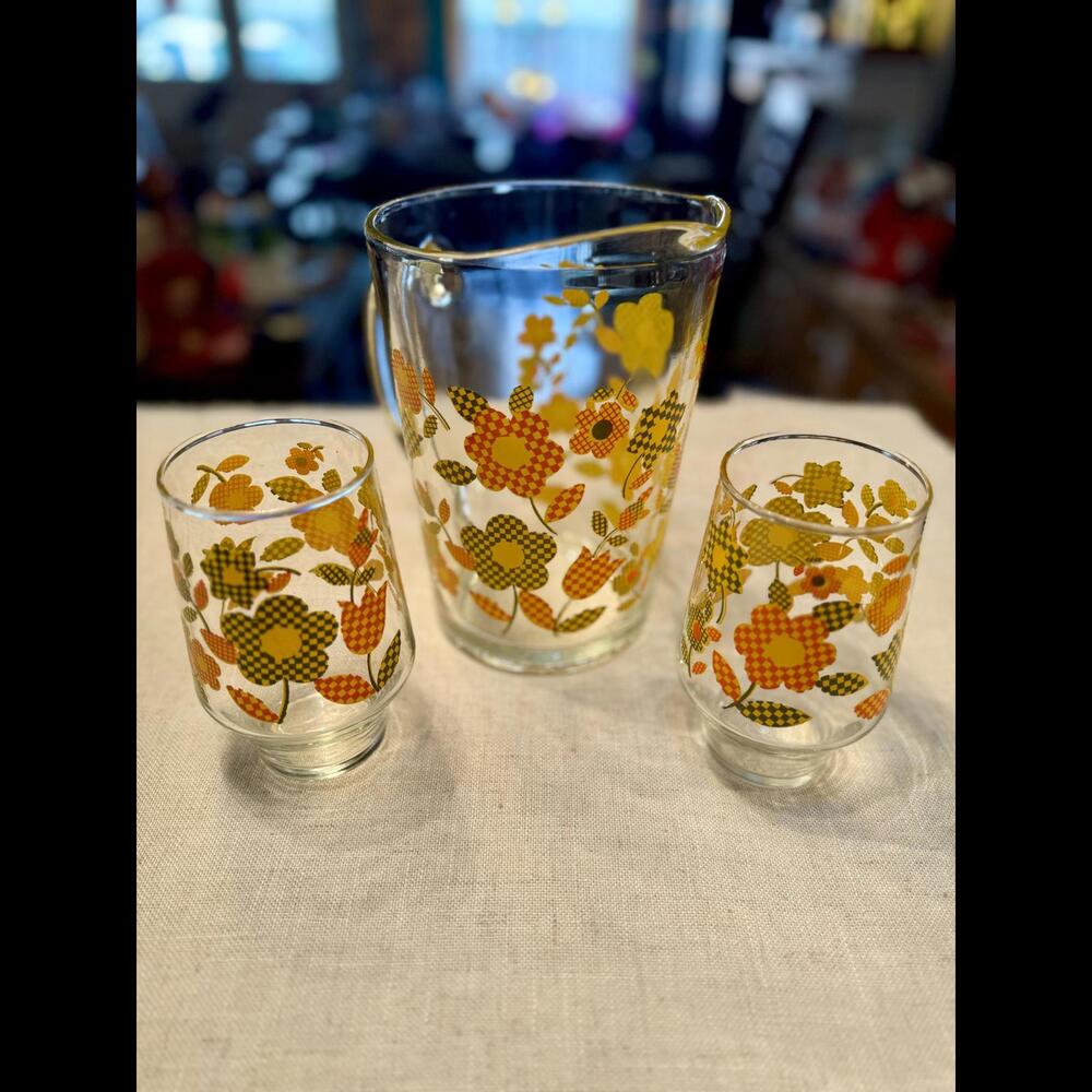 Vintage Checkerboard Gingham Daisy Pitcher and Glass Set